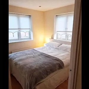  Apartment Pinfold Court
