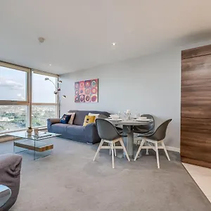 https://deluxe-2-bedroom-with-harbour-view-in-prime-location.belfasthotelsireland.com